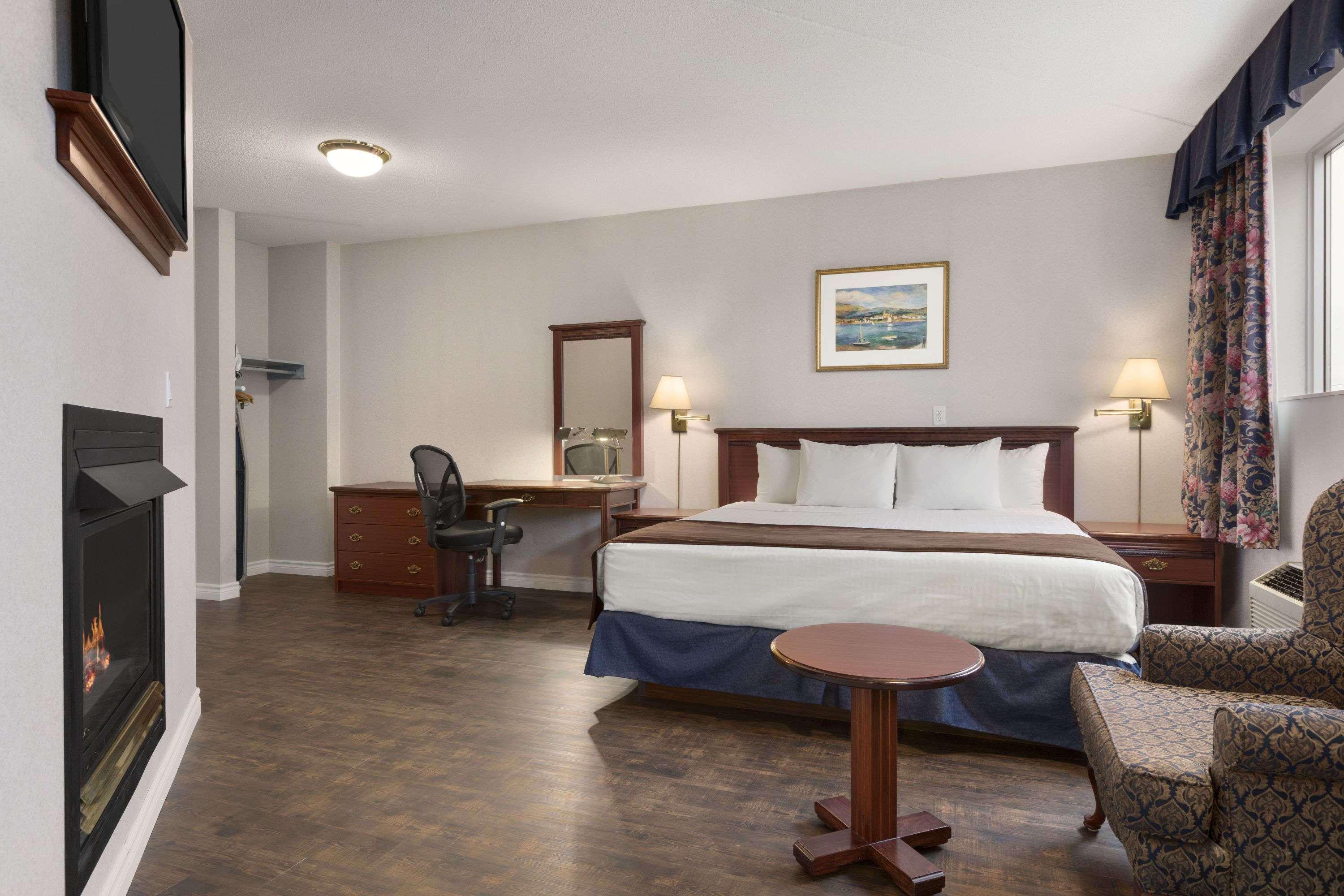Days Inn By Wyndham Броквилл Экстерьер фото