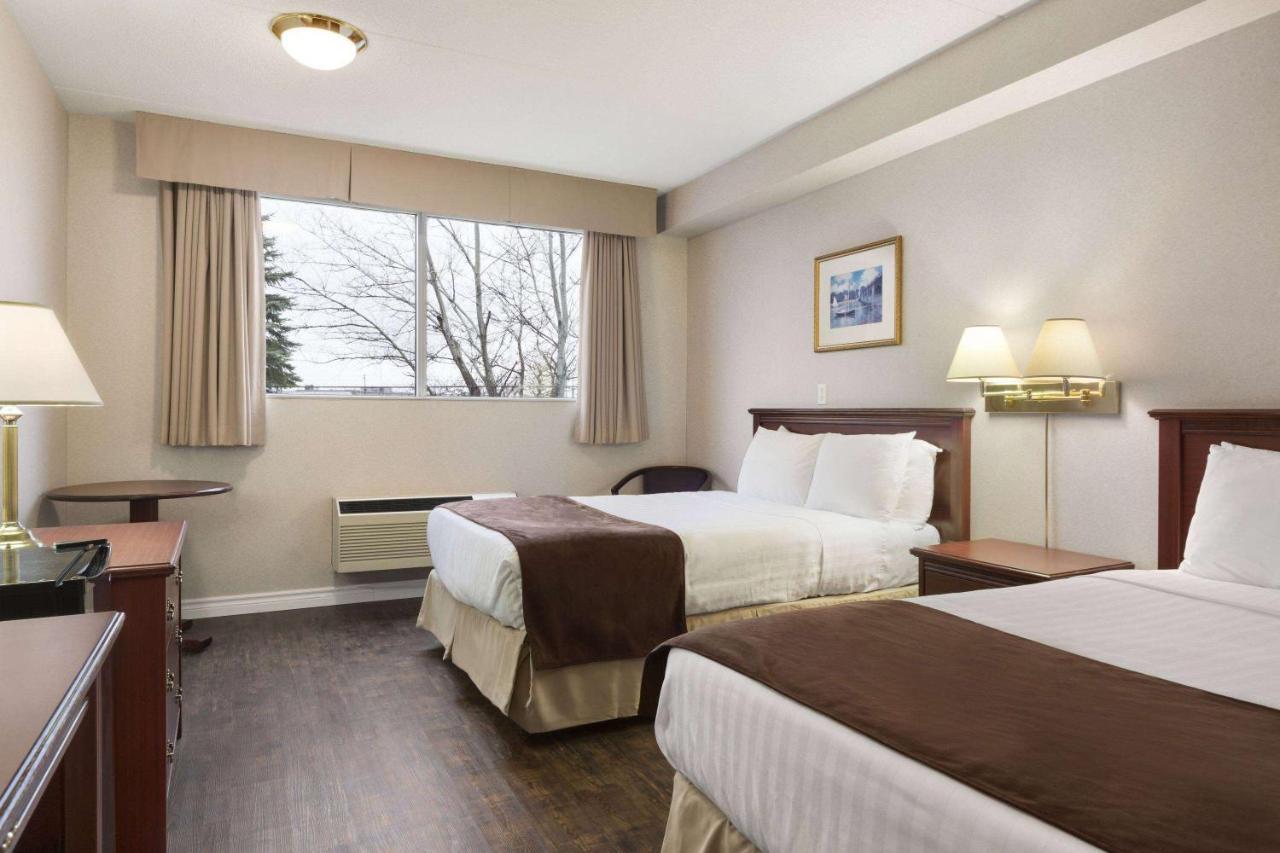 Days Inn By Wyndham Броквилл Экстерьер фото